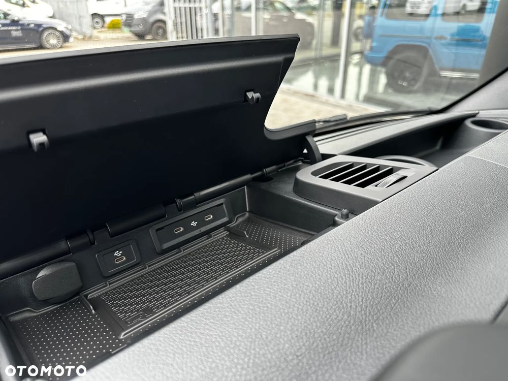 Mercedes-Benz Sprinter - 22