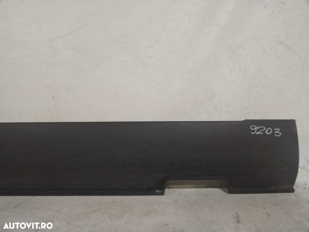 Ornament prag dreapta Kia Stonic, 2017, 2018, 2019, 2020, 2021, 2022, cod origine OE 87754-H8400. - 2