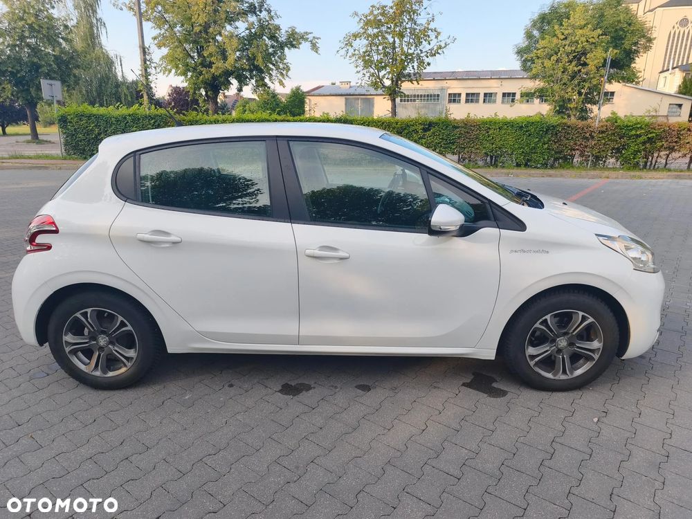 Peugeot 208 1.2 PureTech Active - 8