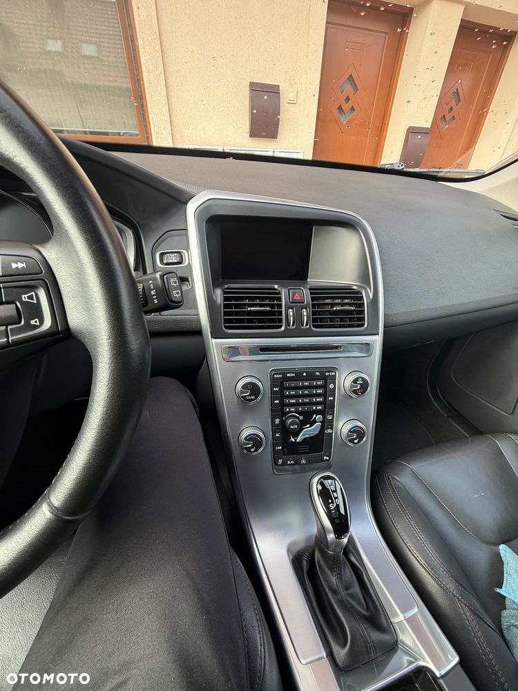 Volvo XC 60 T6 AWD Drive-E Summum - 4