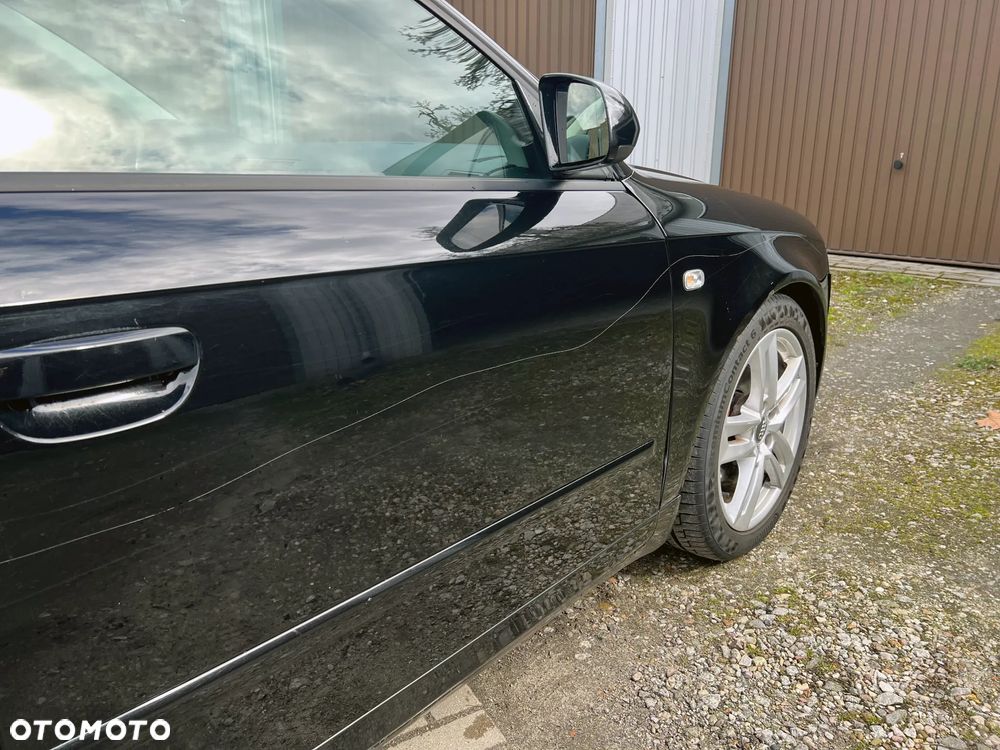 Audi A4 Limousine - 15