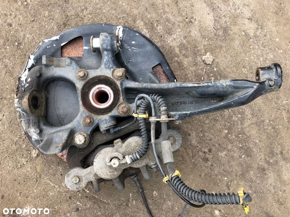 Zwrotnica tarcza zacisk przedni prawa 8H32-3K185 Range Rover Sport L320 Lift - 1