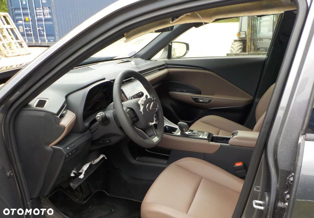 Lexus LBX - 19