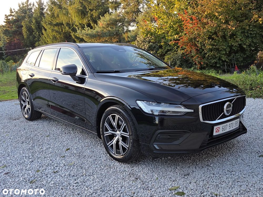 Volvo V60 B3 B DKG Momentum Pro - 33