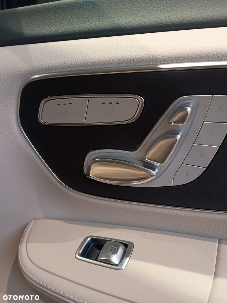 Mercedes-Benz Klasa V 300 d 4-Matic Exclusive 9G-Tronic (d³ugi) - 28