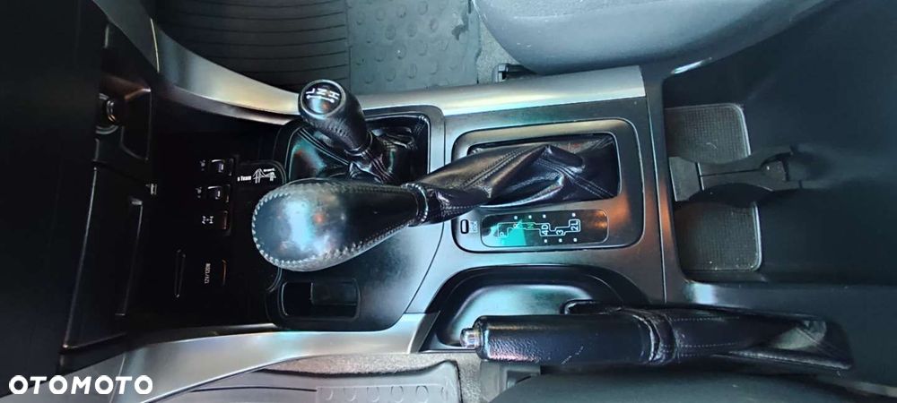 Toyota Land Cruiser - 15