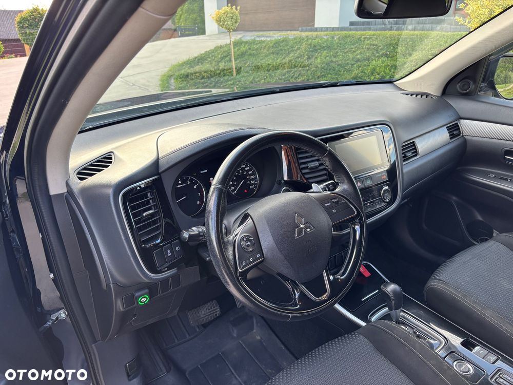 Mitsubishi Outlander - 14