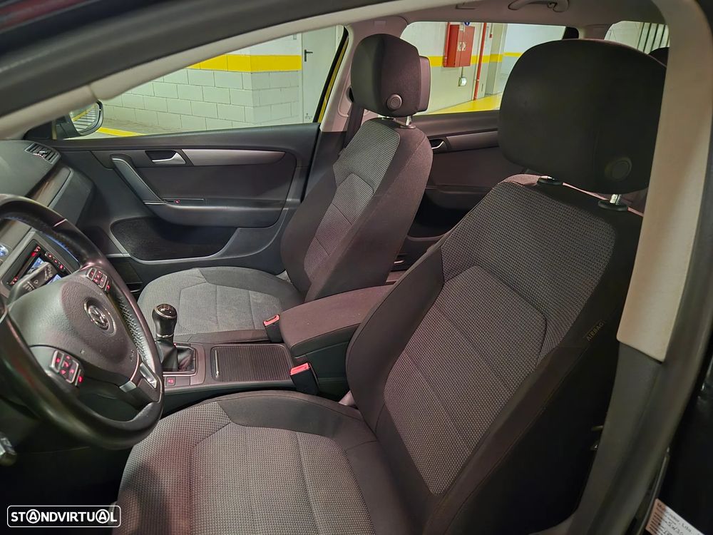 Volkswagen Passat Variant 1.6 TDI Confortline — fotografia 25
