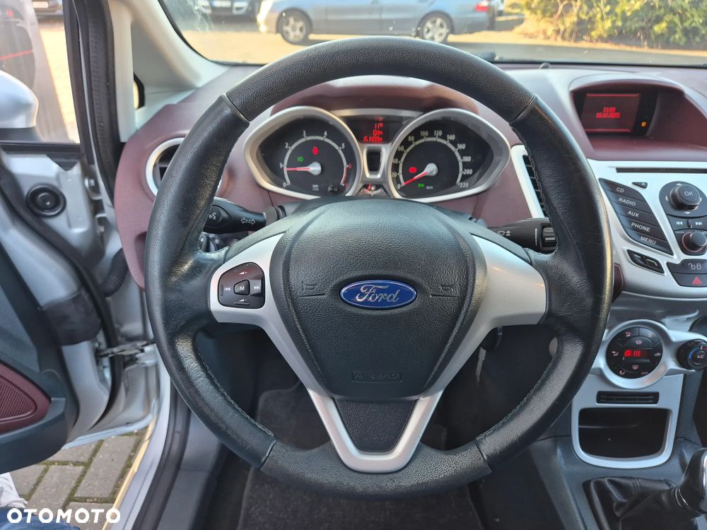 Ford Fiesta 1.4 Titanium - 37