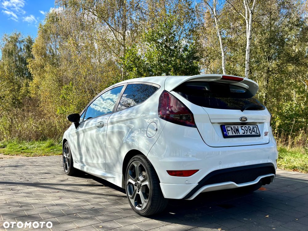 Ford Fiesta 1.6 EcoBoost ST - 3