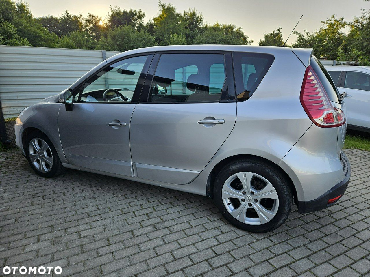 Renault Scenic 1.4 16V TCE Privilege - 14