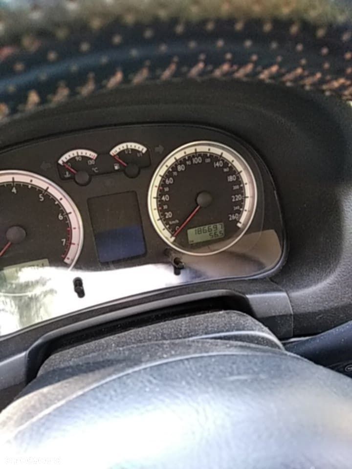 Volkswagen Golf - 4
