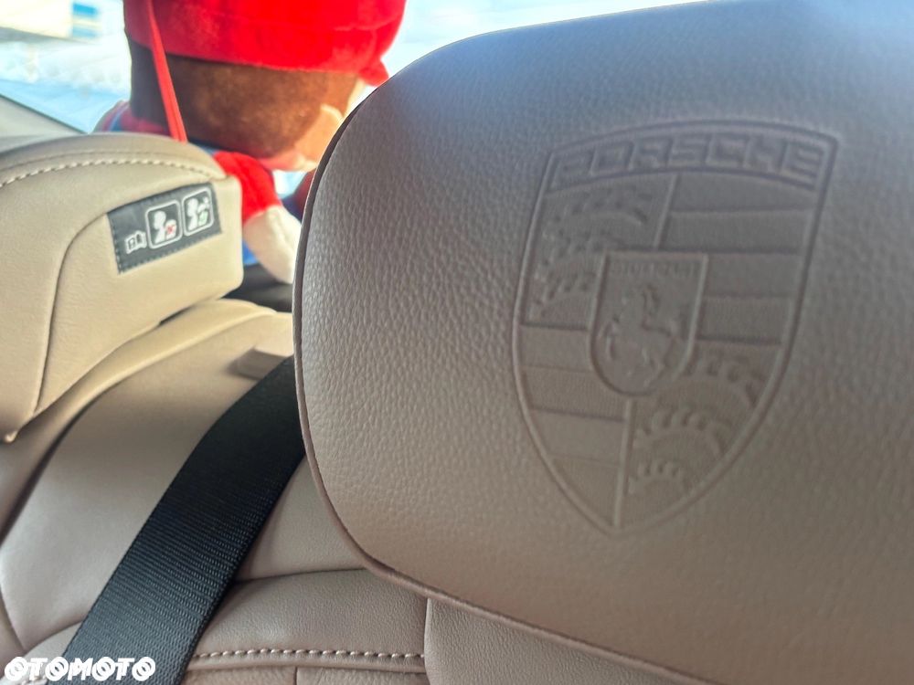 Porsche Taycan - 25