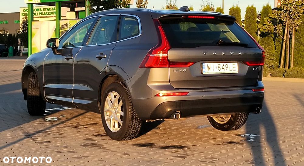 Volvo XC 60 B4 D AWD Momentum Pro - 2