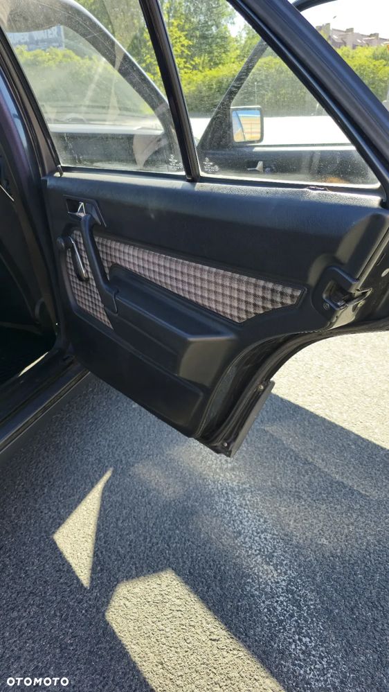 Mercedes-Benz W201 (190) - 20