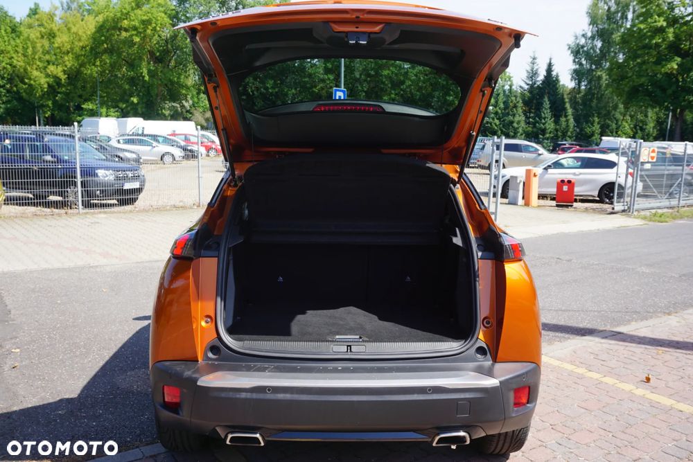 Peugeot 2008 PureTech 130 EAT8 GT - 5