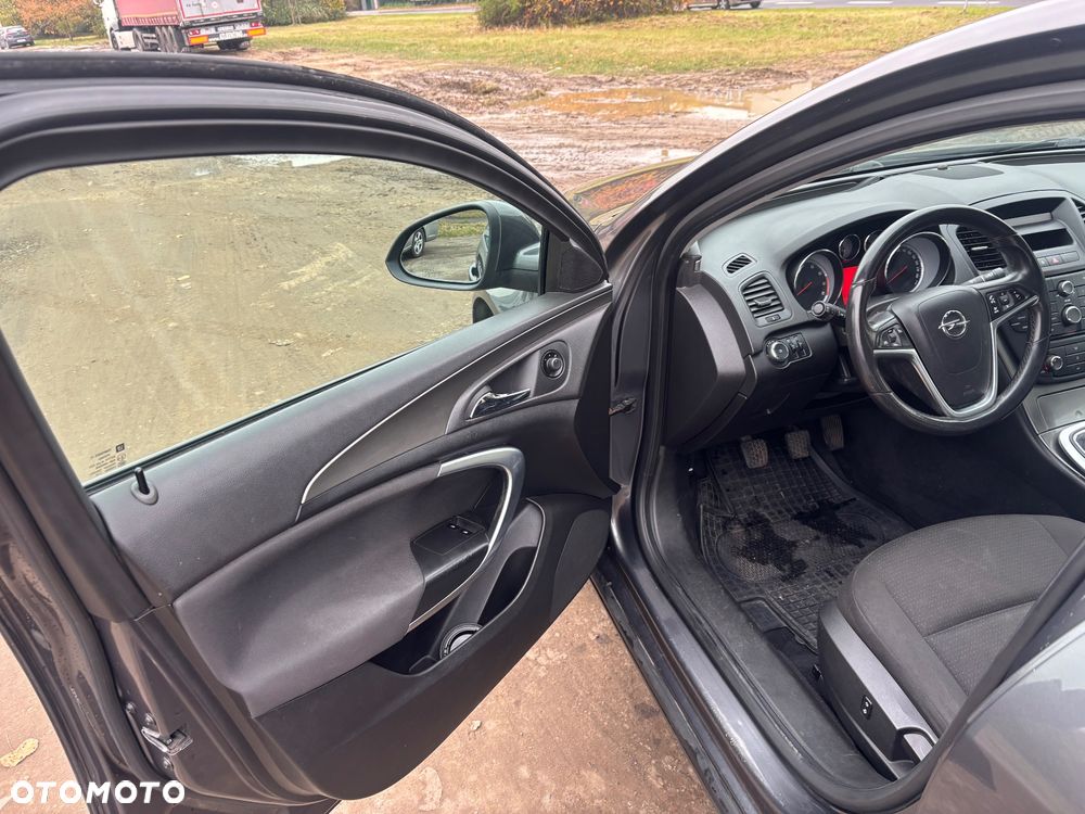 Opel Insignia 1.6 - 25