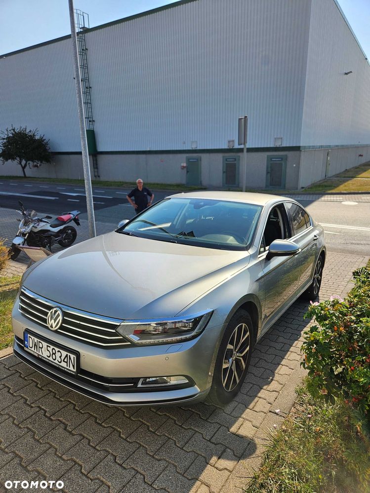 Volkswagen Passat - 2
