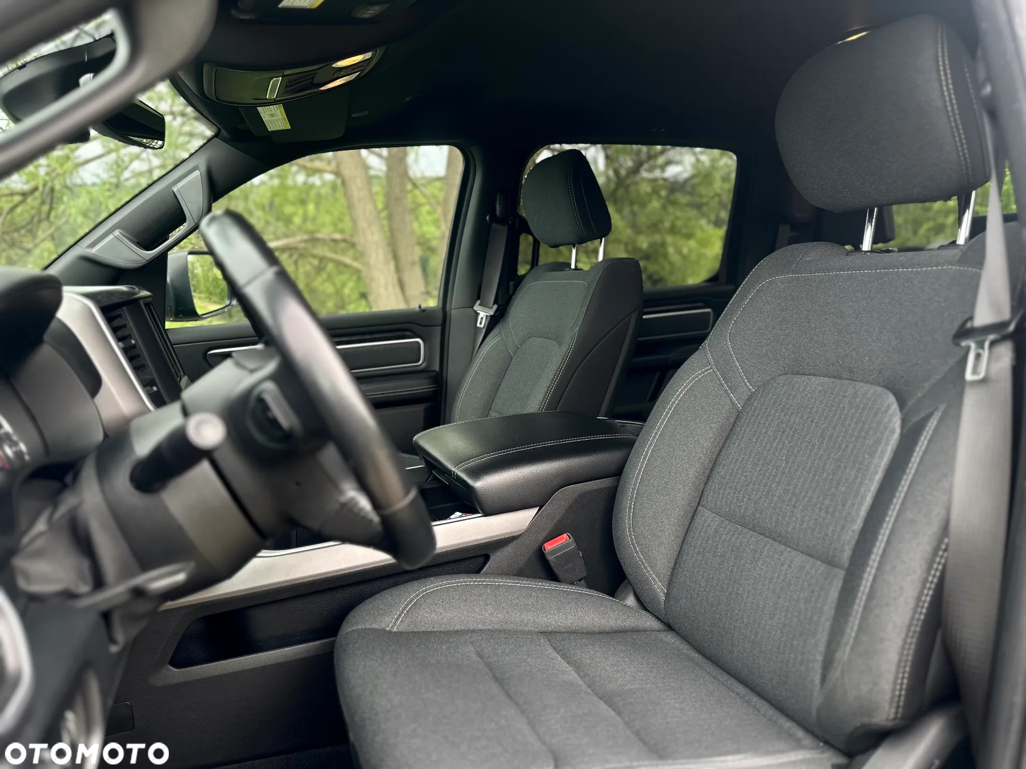 RAM 1500 Crew Cab Shortbed Bighorn - 9