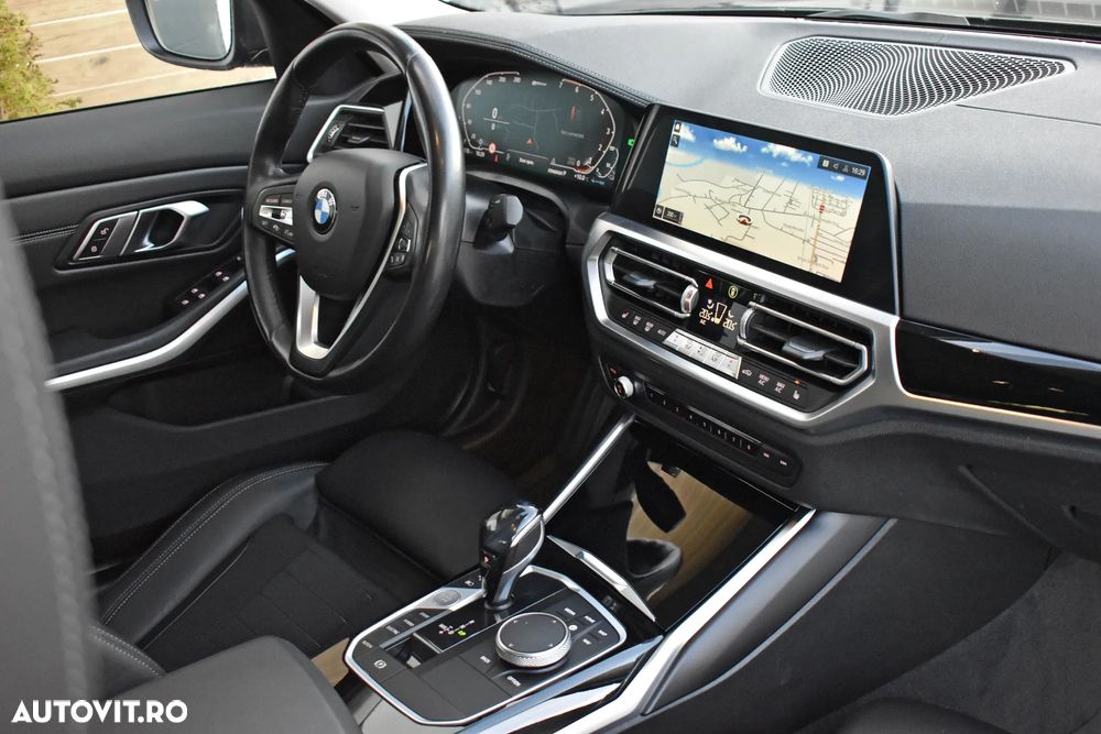 BMW Seria 3 330e Aut. Sport Line - 13