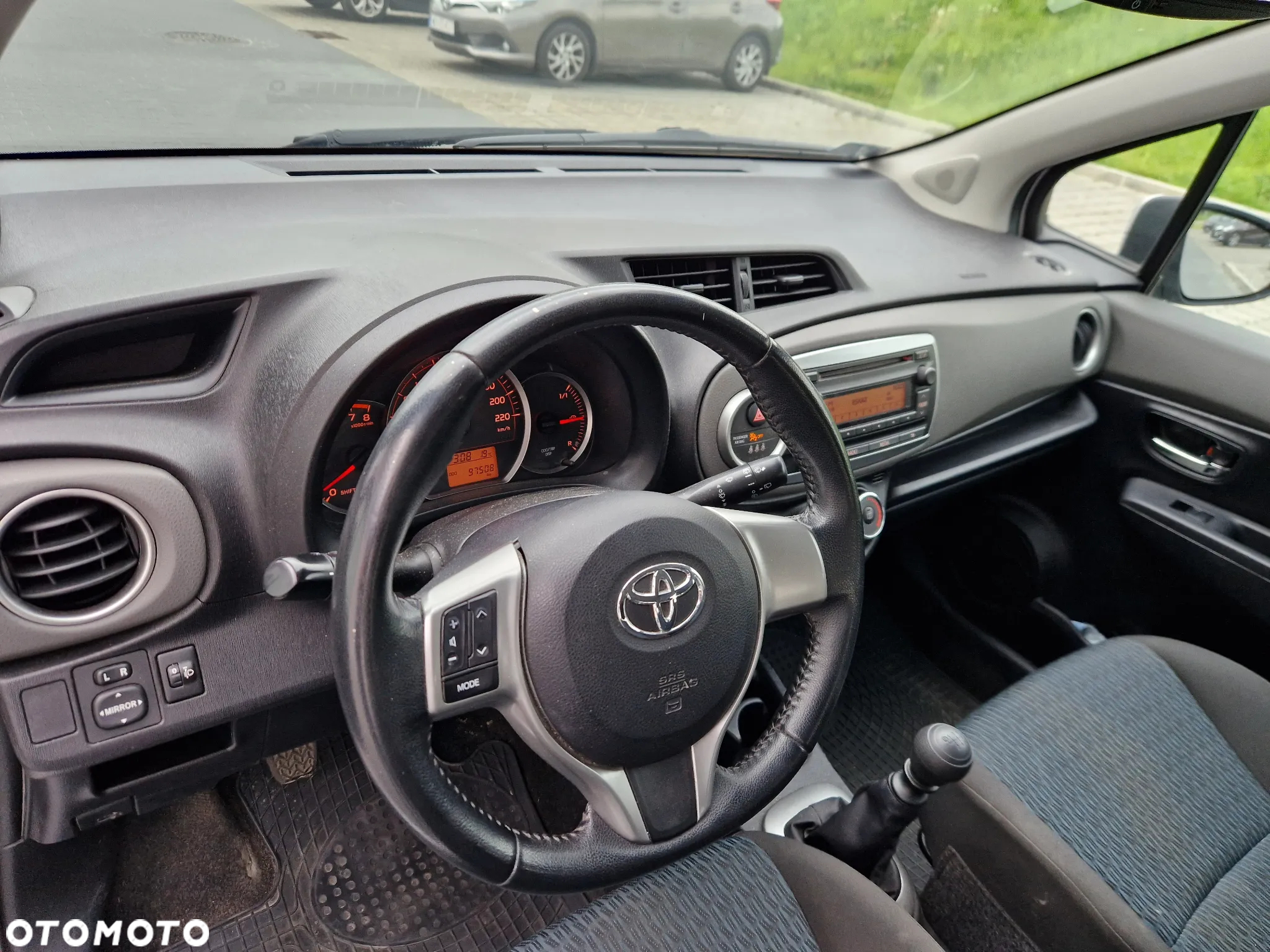 Toyota Yaris 1.33 Luna - 8