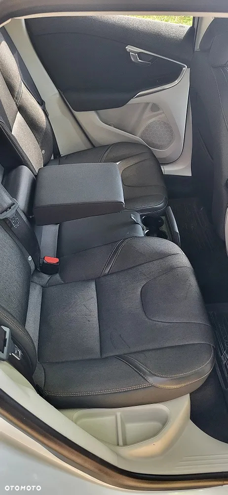 Volvo V40 D3 Momentum - 10