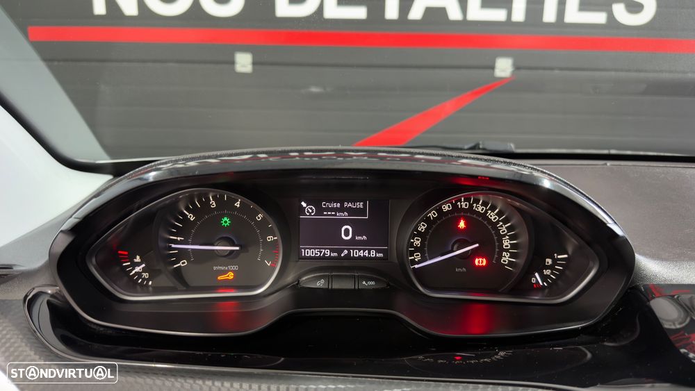 Peugeot 208 1.2 PureTech Allure - 17