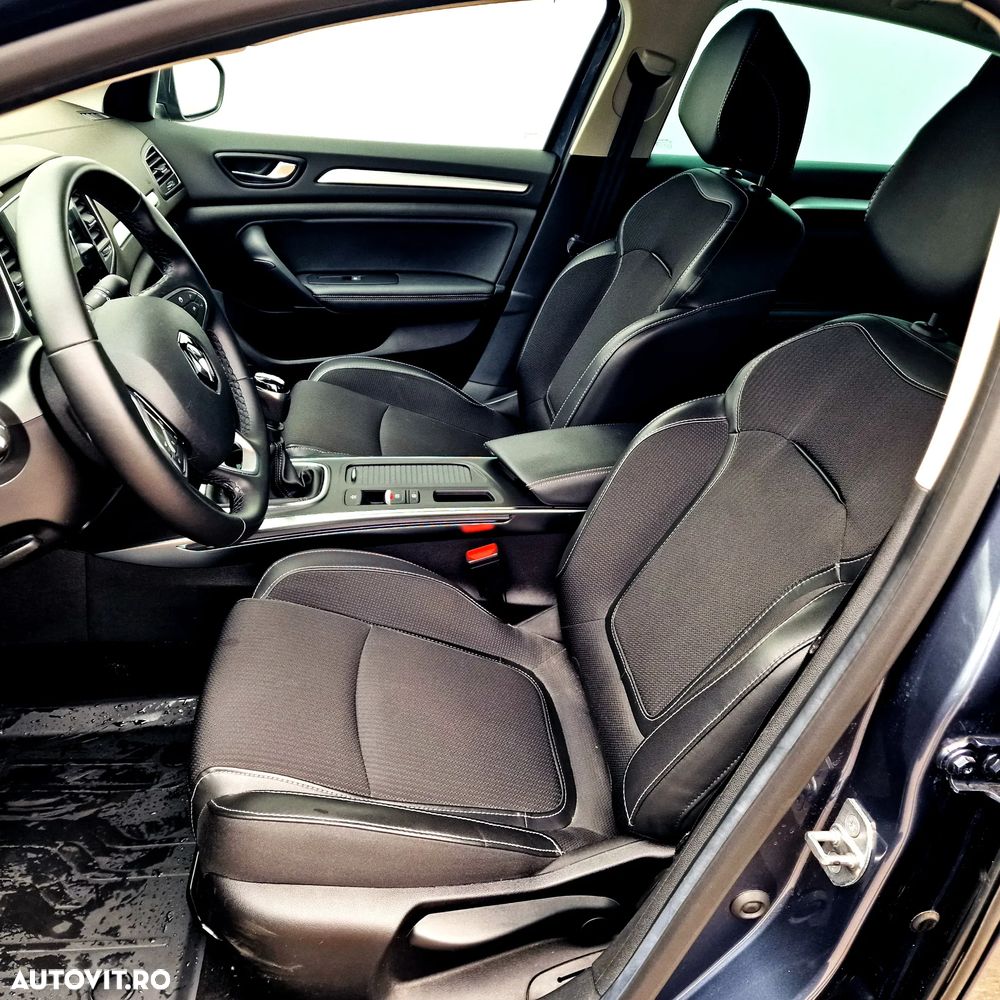 Renault Megane TCe 140 GPF Techno - 11