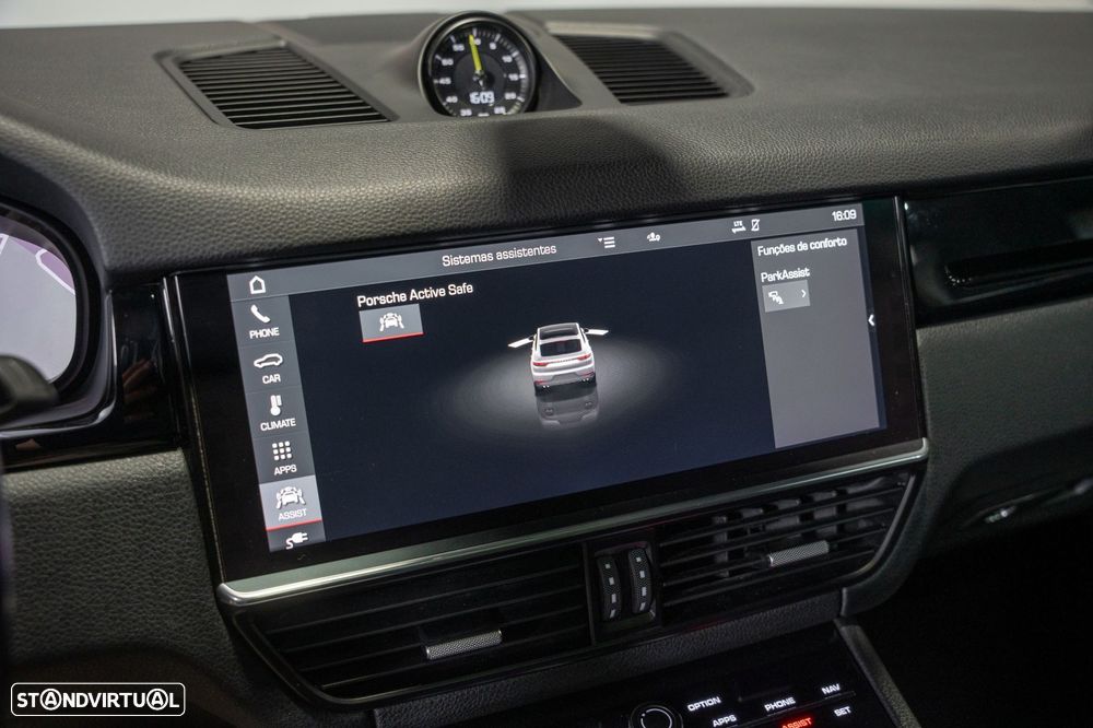 Porsche Cayenne Coupé E-Hybrid - 27