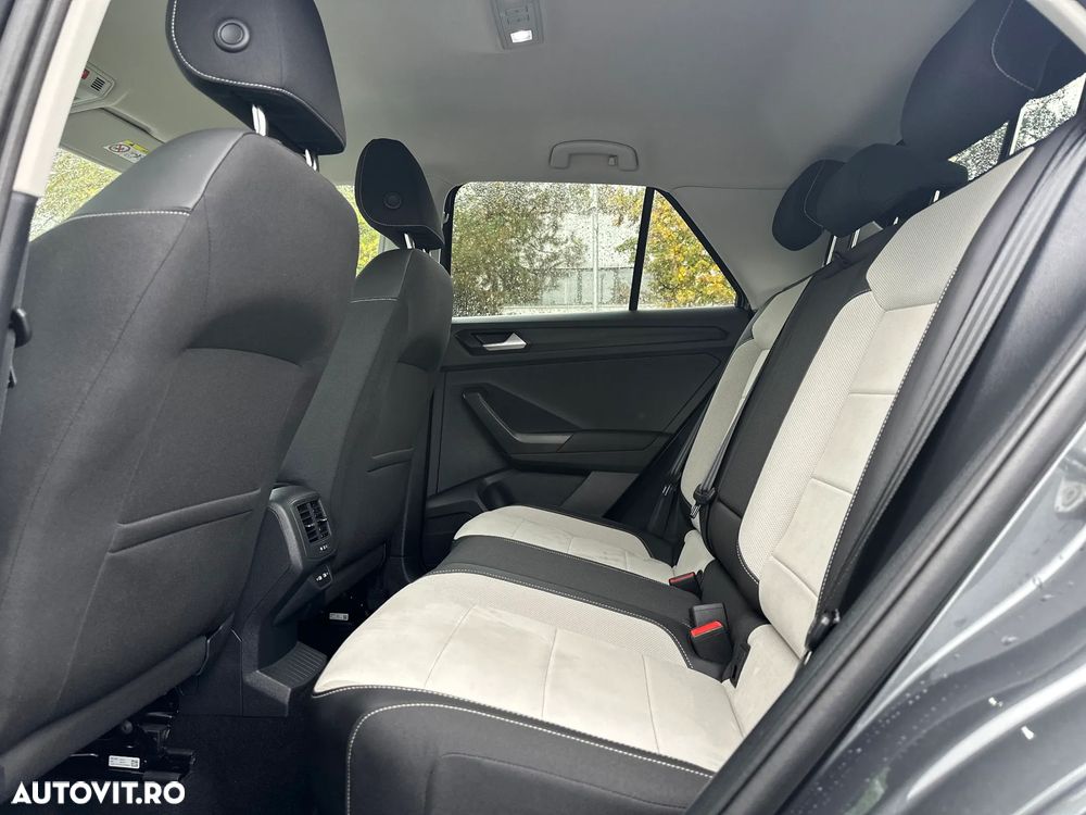 Volkswagen T-Roc - 13