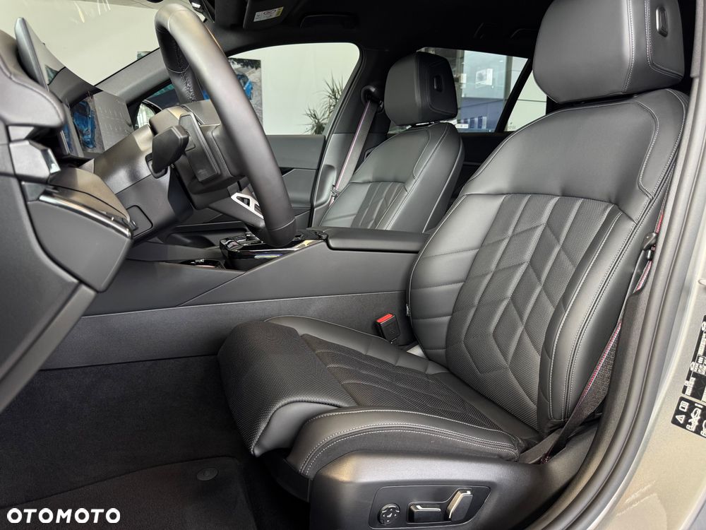 BMW Seria 5 540d xDrive - 23