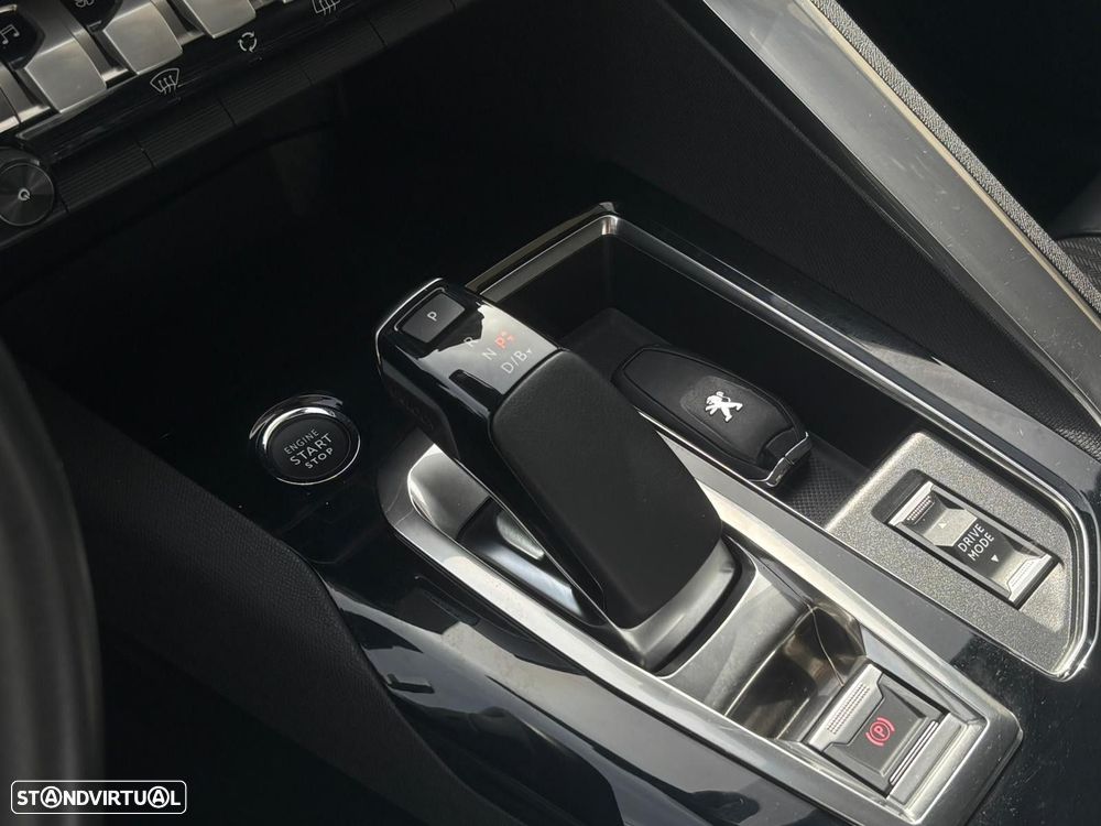 Peugeot 3008 1.6 Hybrid Allure Pack e-EAT8 - 26