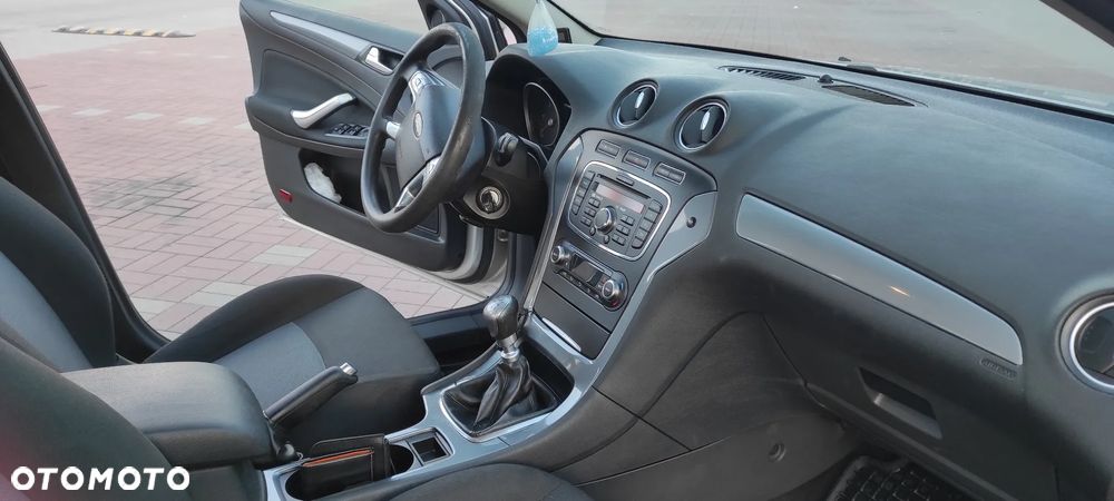 Ford Mondeo 1.6 TDCi Silver X - 9