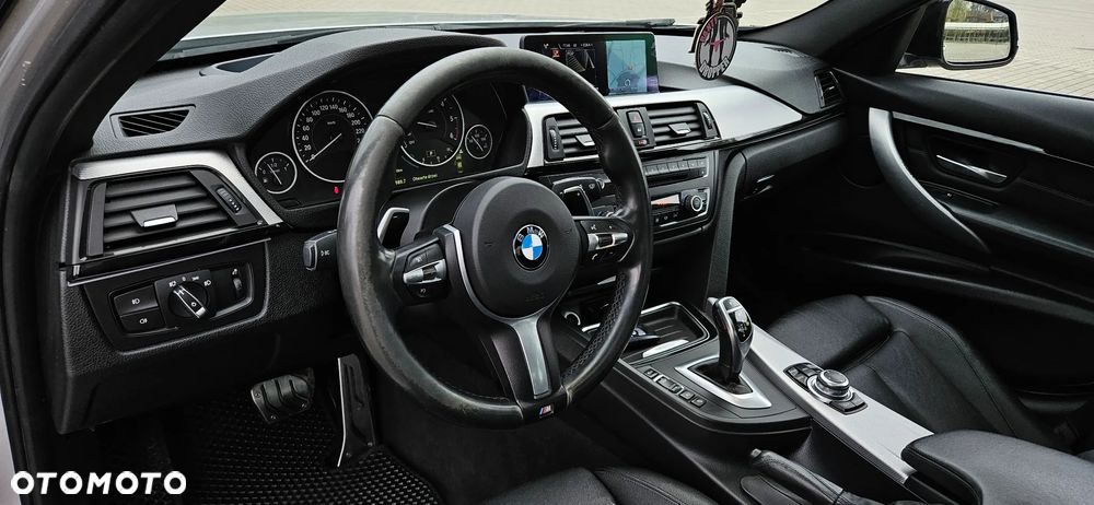 BMW Seria 3 320d xDrive Sport-Aut Luxury Line - 13