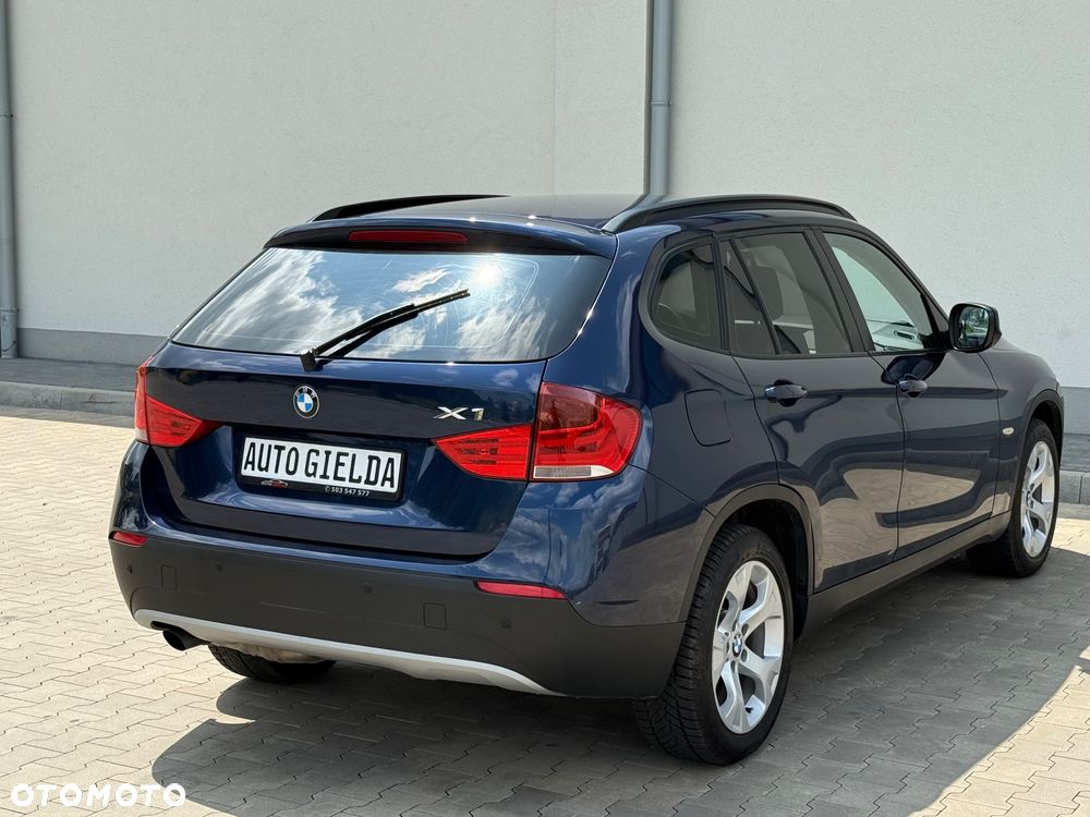 BMW X1 sDrive18i - 18