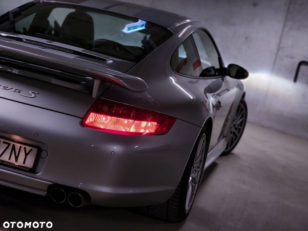 Porsche 911 Carrera S - 13