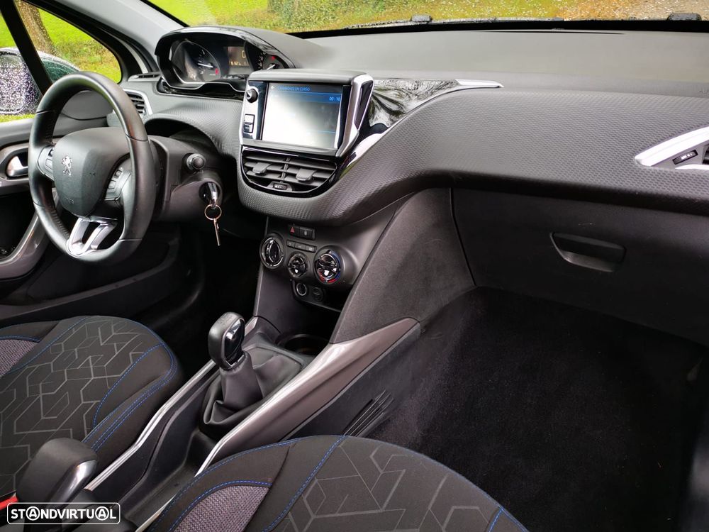 Peugeot 2008 1.6 BlueHDi Style - 10