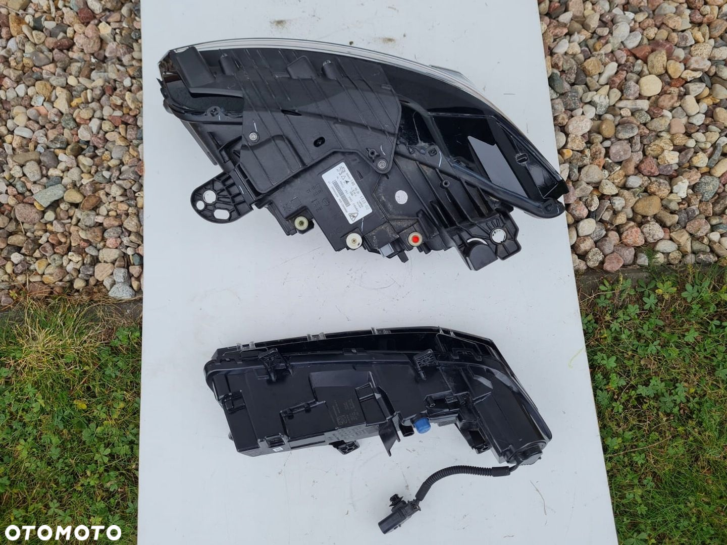 PEUGEOT 308 III T10 Lampa prawa przód DRL Led Full Led Matrix 98491148 - 10