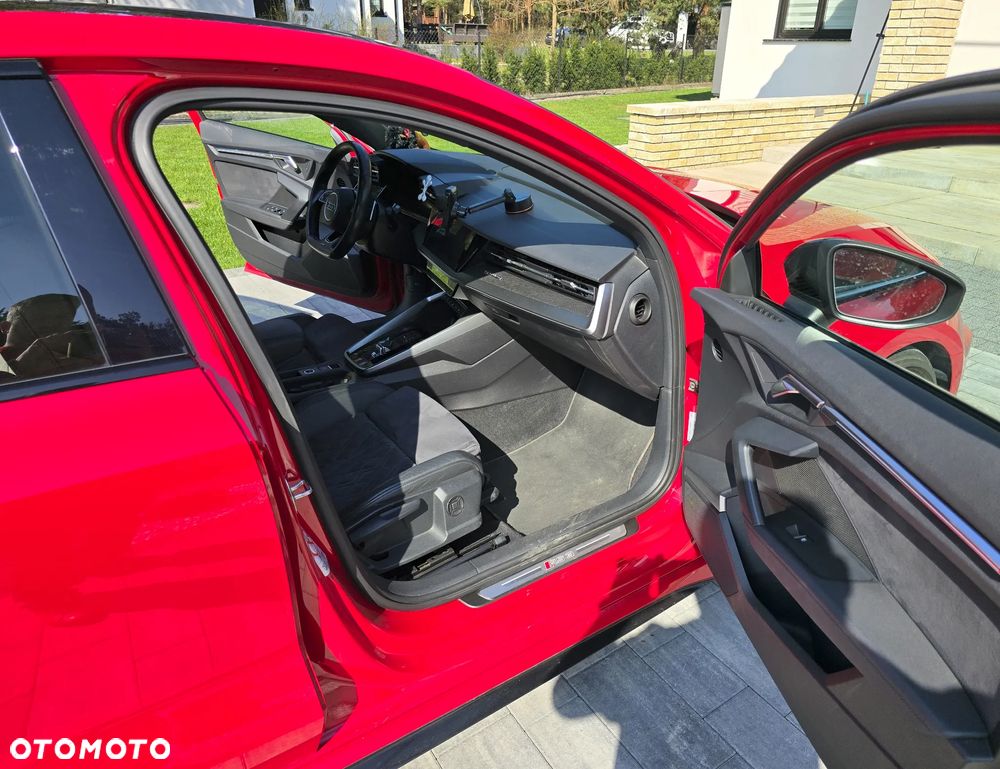 Audi RS3 Limousine - 12