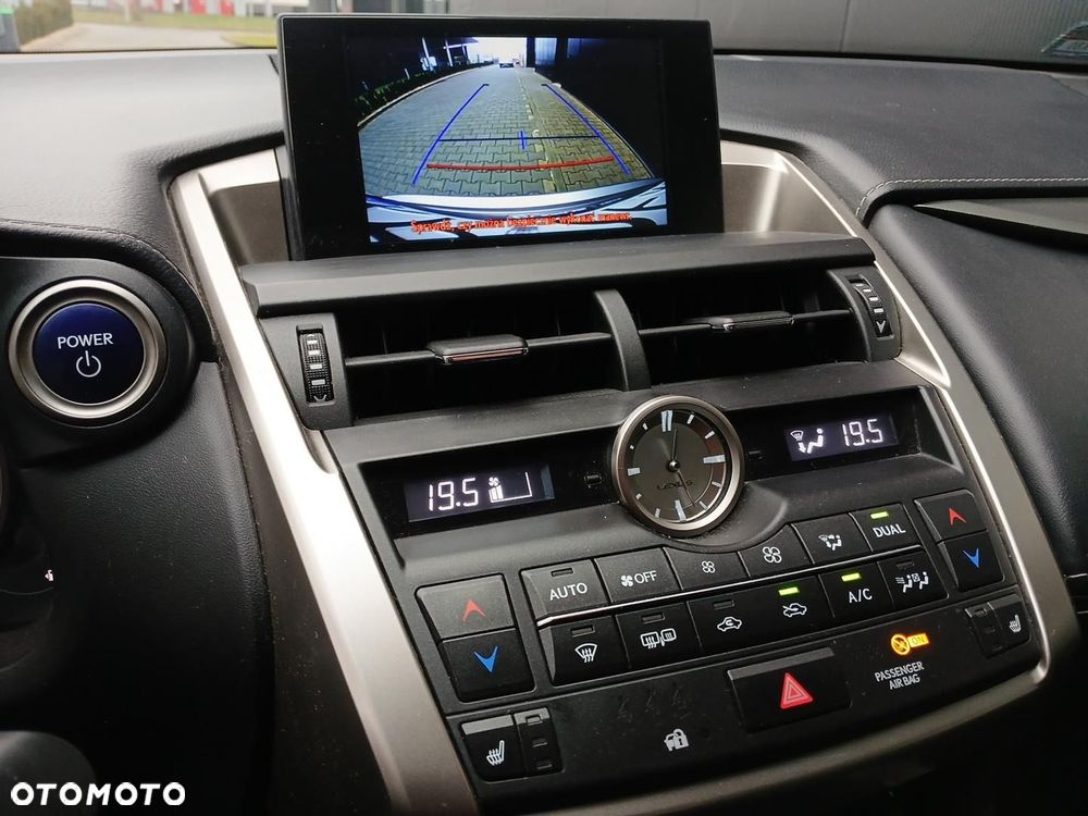 Lexus NX 300h Comfort AWD - 15