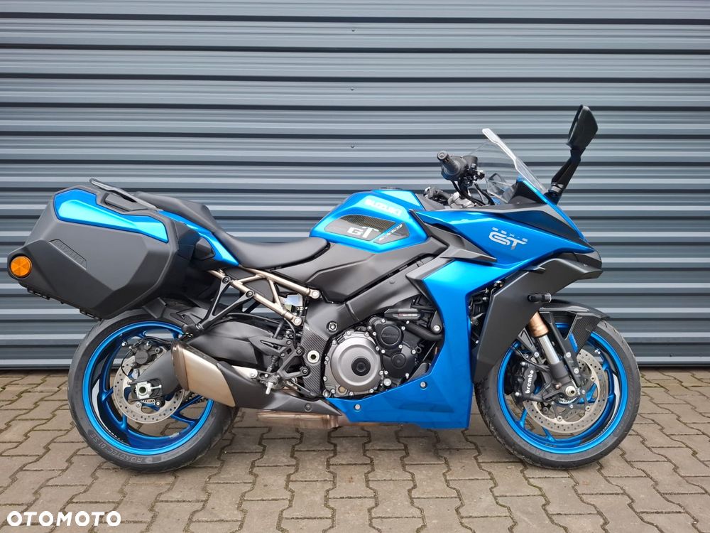 Suzuki GSX - 2