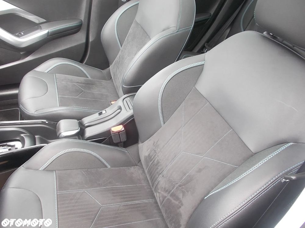 Peugeot 2008 1.2 PureTech Active S&S EAT8 - 8
