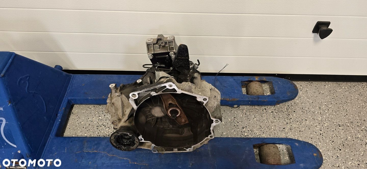 SKRZYNIA BIEGÓW MANUALNA VW SKODA AUDI SEAT 1.6 MPI FSI JHT - 1