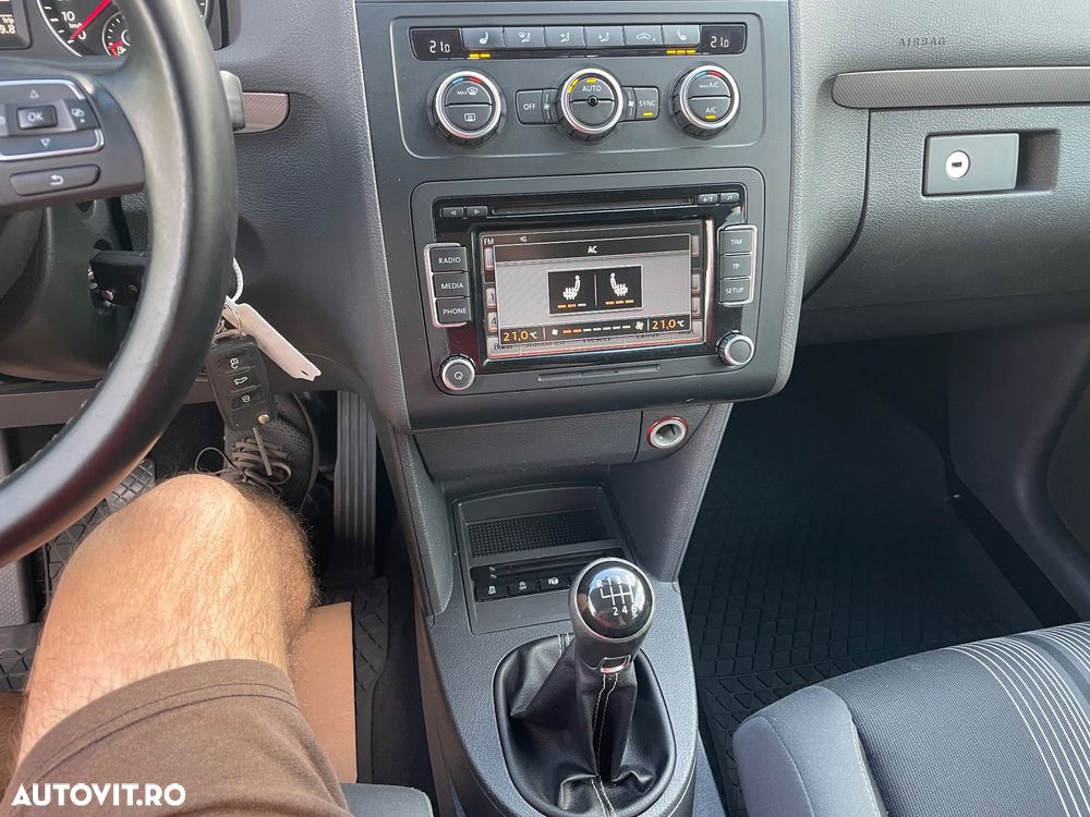 Volkswagen Touran - 29