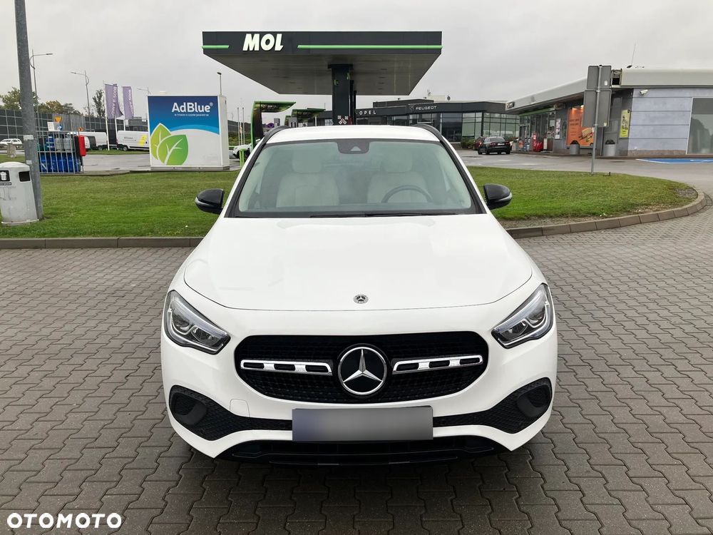 Mercedes-Benz GLA 200 - 2
