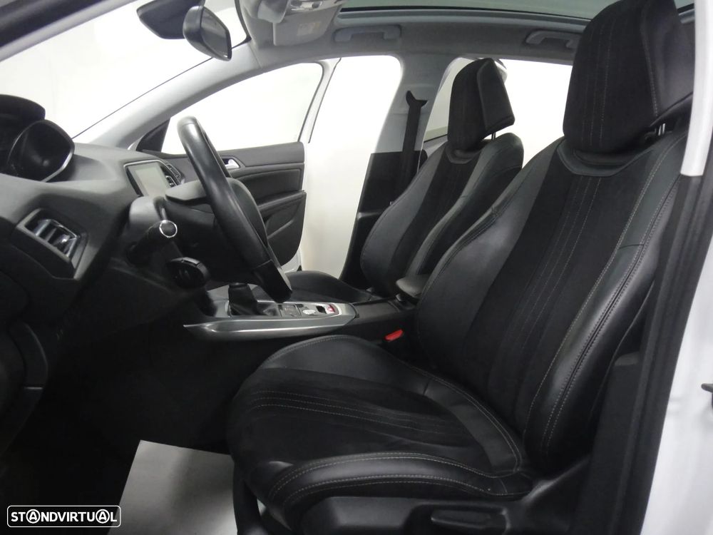 Peugeot 308 1.2 PureTech Allure EAT6 - 12