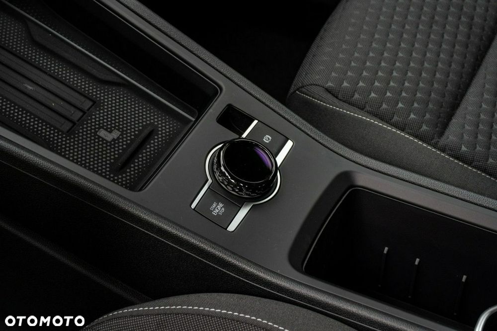 Volkswagen T-Roc - 17