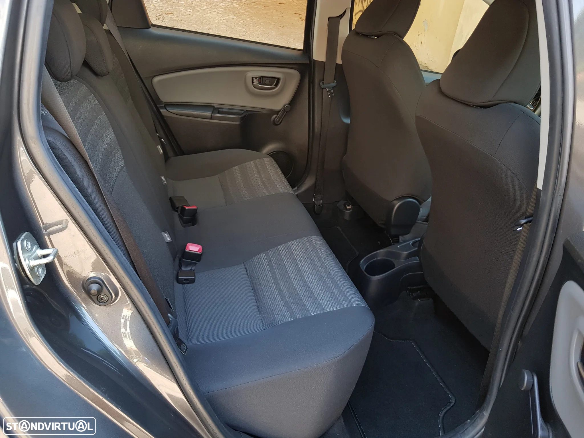 Toyota Yaris 1.4 D-4D Comfort+P.Style - 37