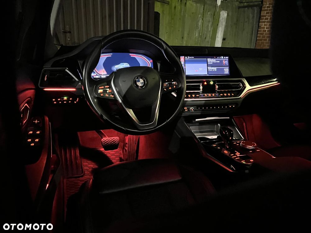 BMW Seria 3 320d Sport Line Shadow - 26