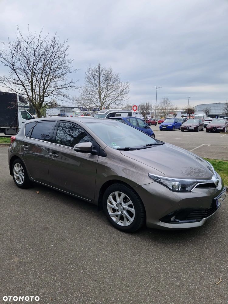 Toyota Auris 1.6 Premium - 1